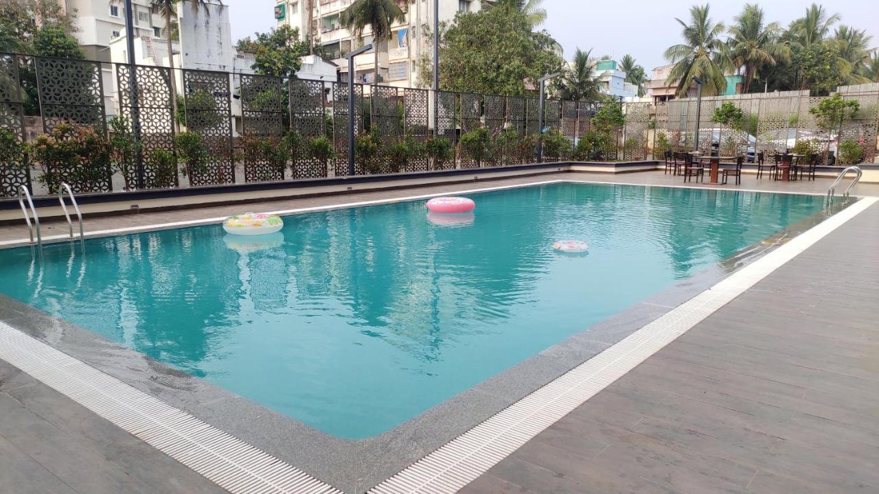 Hotel Manjeera Sarovar Premiere Rājahmundry Exterior foto